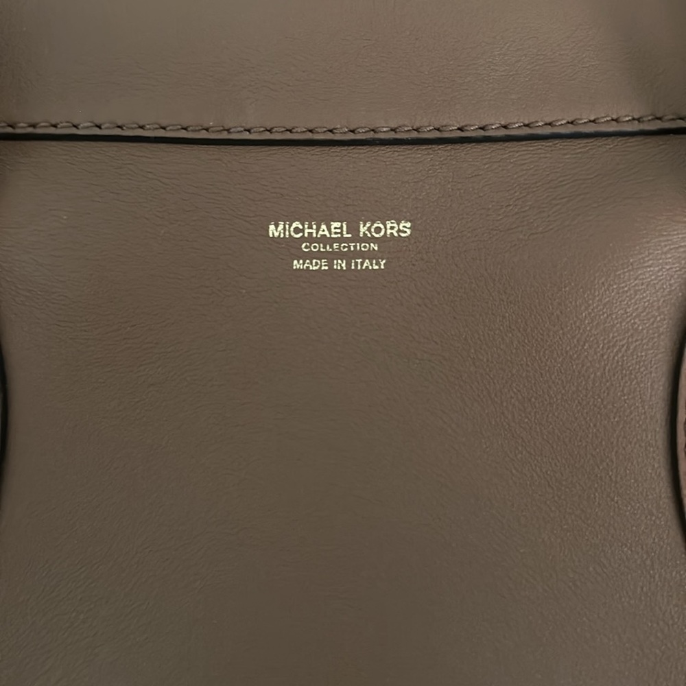 Michael Kors Bag - Picture 2 of 9